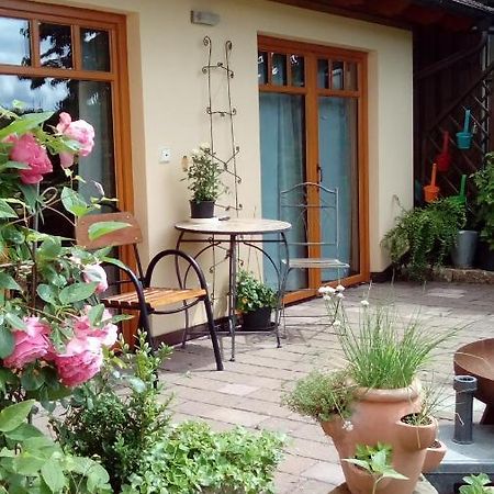 Apartment Mit Gartenblick Eckersdorf Bagian luar foto