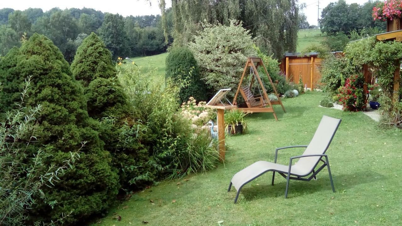 Apartment Mit Gartenblick Eckersdorf Bagian luar foto