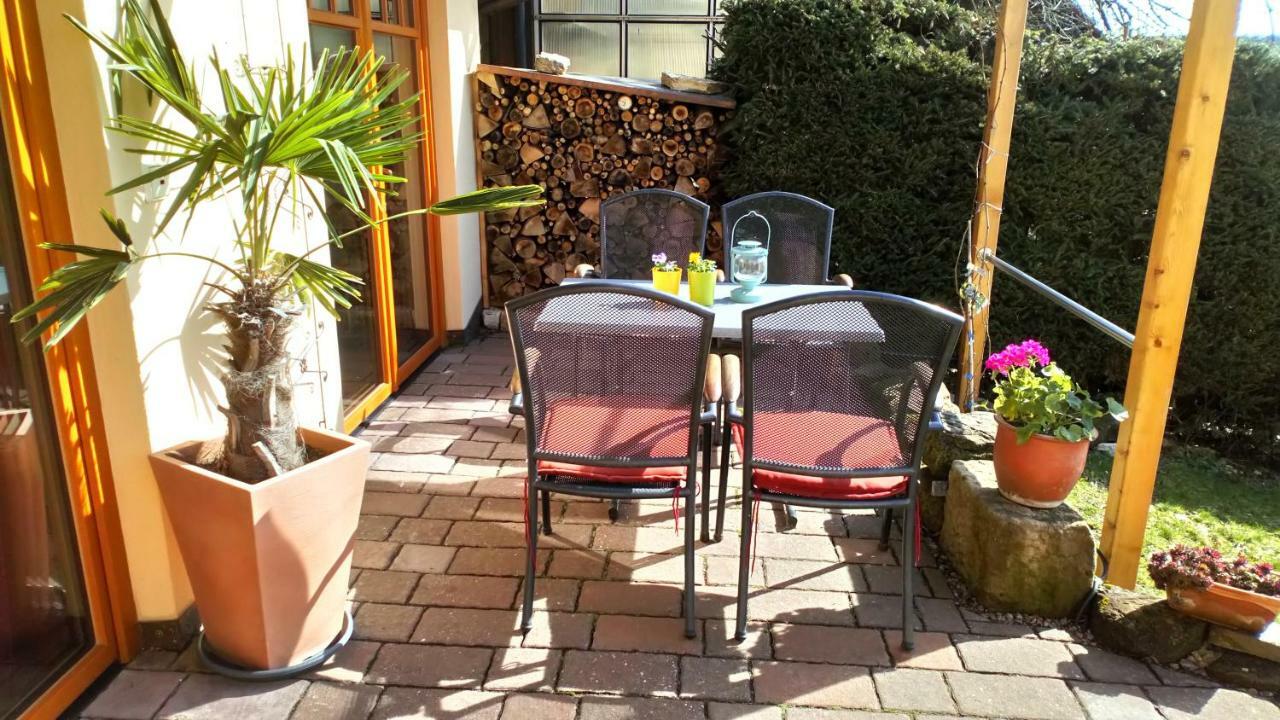 Apartment Mit Gartenblick Eckersdorf Bagian luar foto